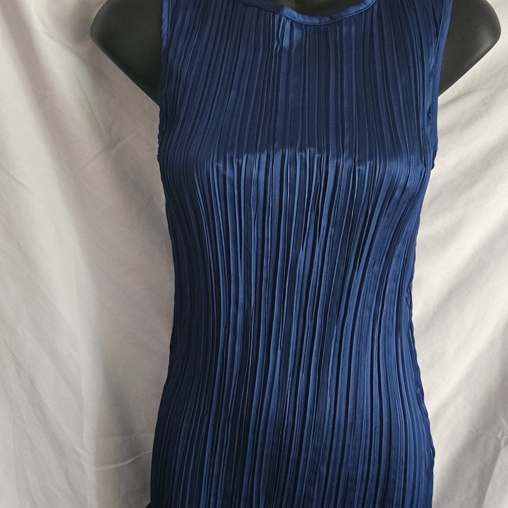 #32 Elegant Blue Sleeveless Dress
